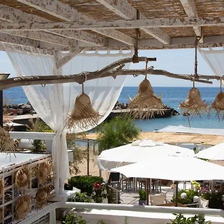 The Ocean House * أغيا باراسكيفي
